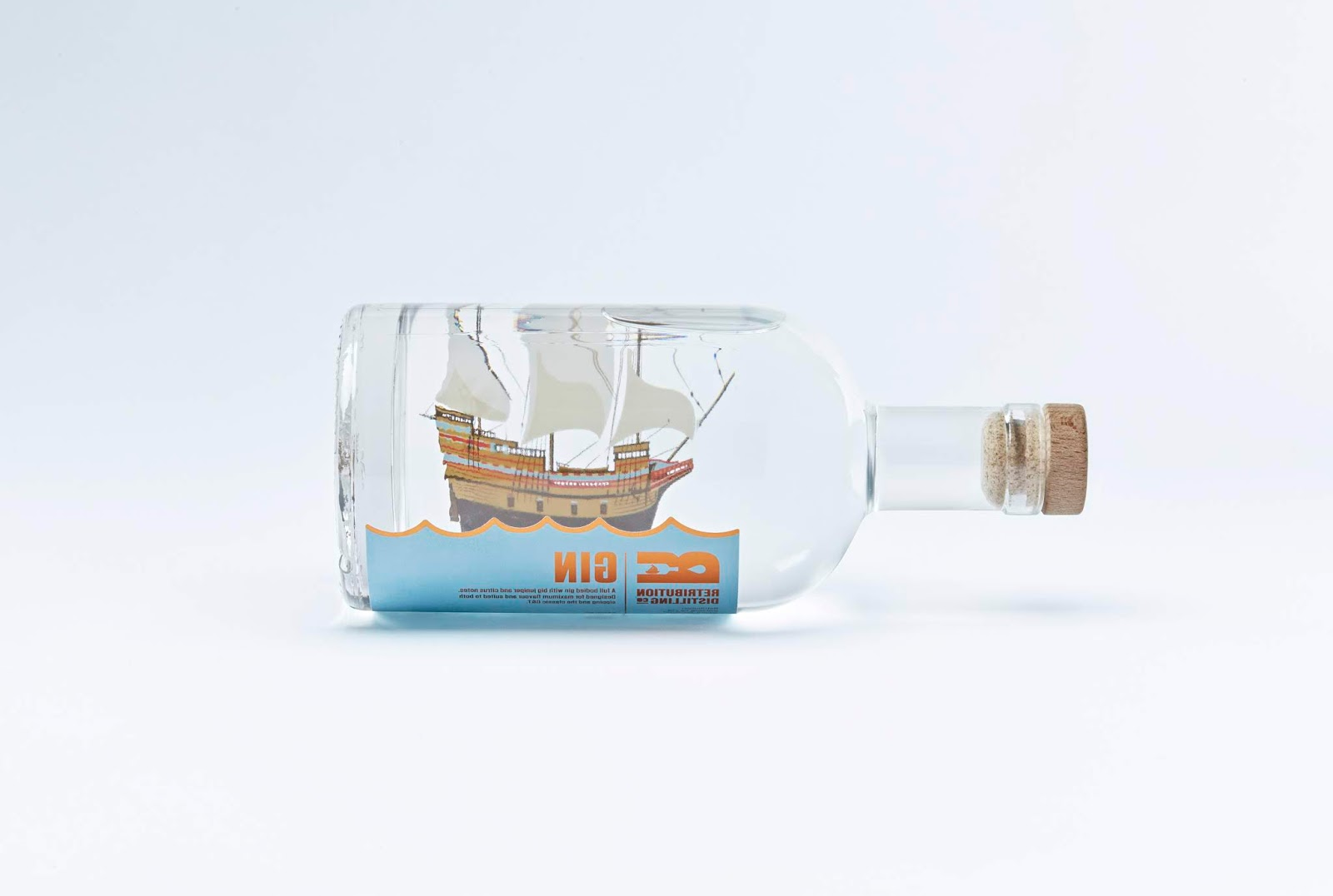 酒包装设计主题是迷失在海上(图4)