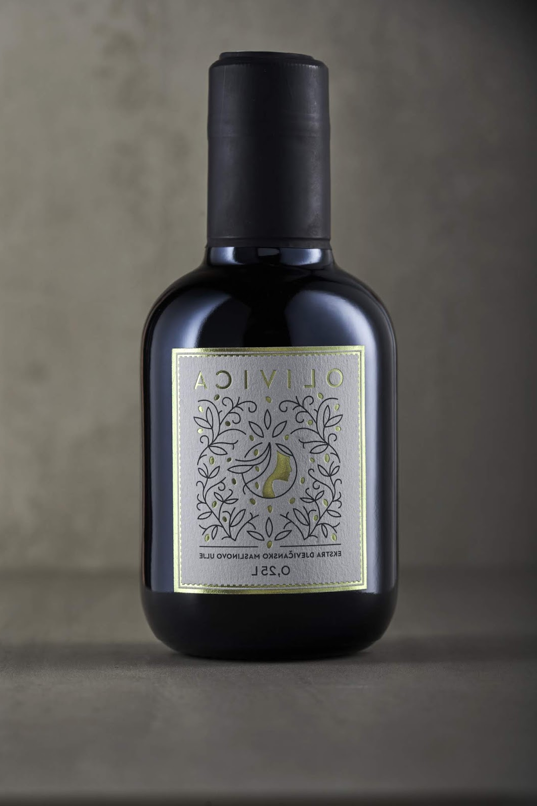 橄榄油瓶标设计(图2)
