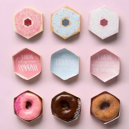 请查看以下18种“甜甜圈包装设计”(图15)
